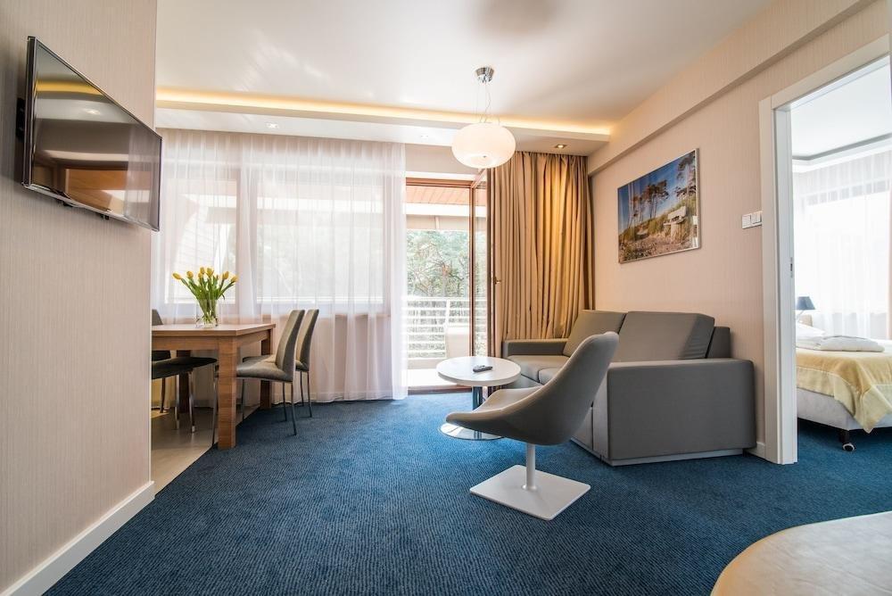 Hotel Dom Zdrojowy Resort & Spa - Destigo Hotels Jastarnia Dış mekan fotoğraf