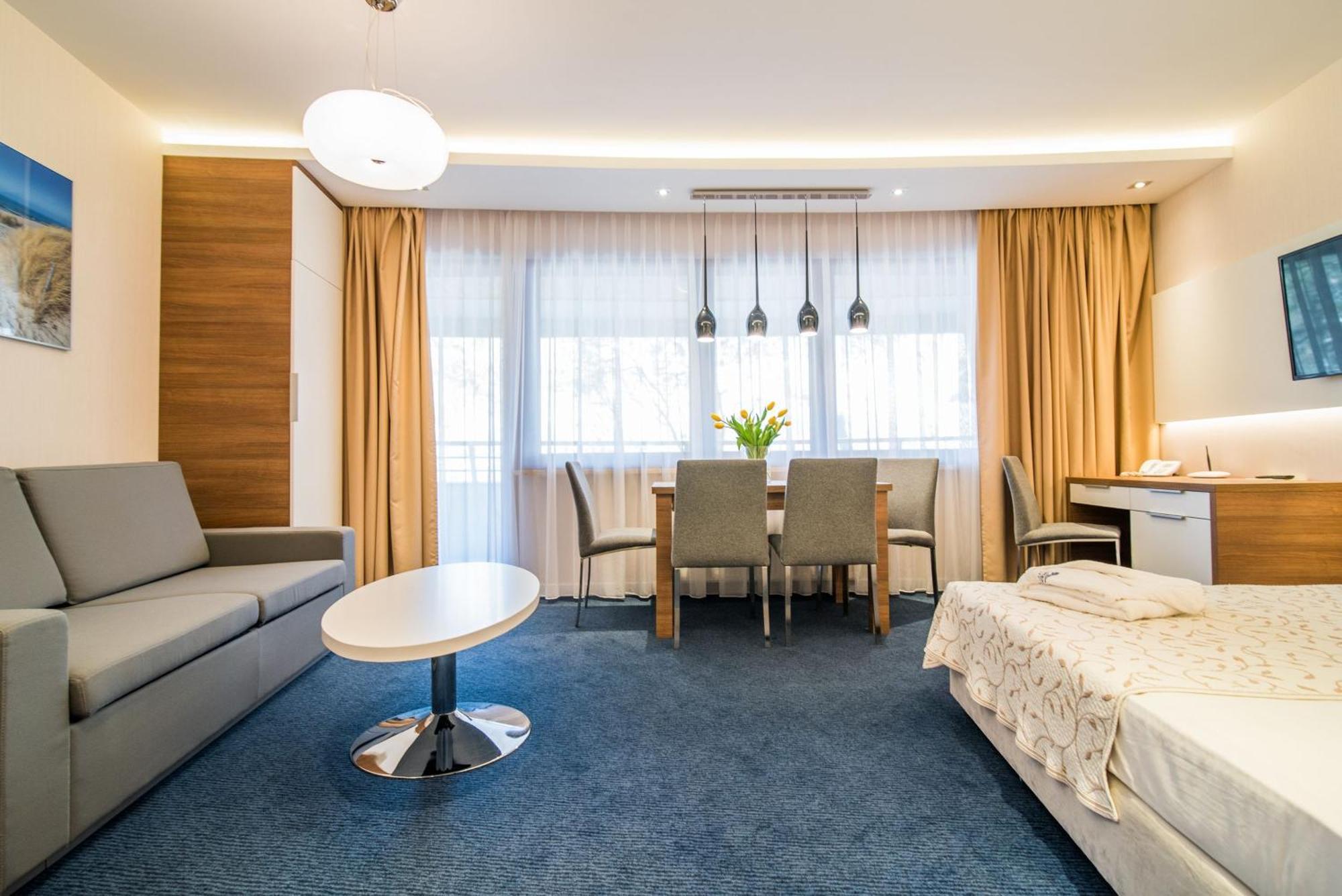 Hotel Dom Zdrojowy Resort & Spa - Destigo Hotels Jastarnia Dış mekan fotoğraf