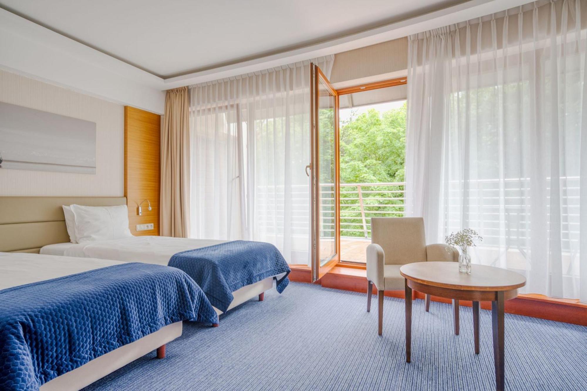 Hotel Dom Zdrojowy Resort & Spa - Destigo Hotels Jastarnia Dış mekan fotoğraf