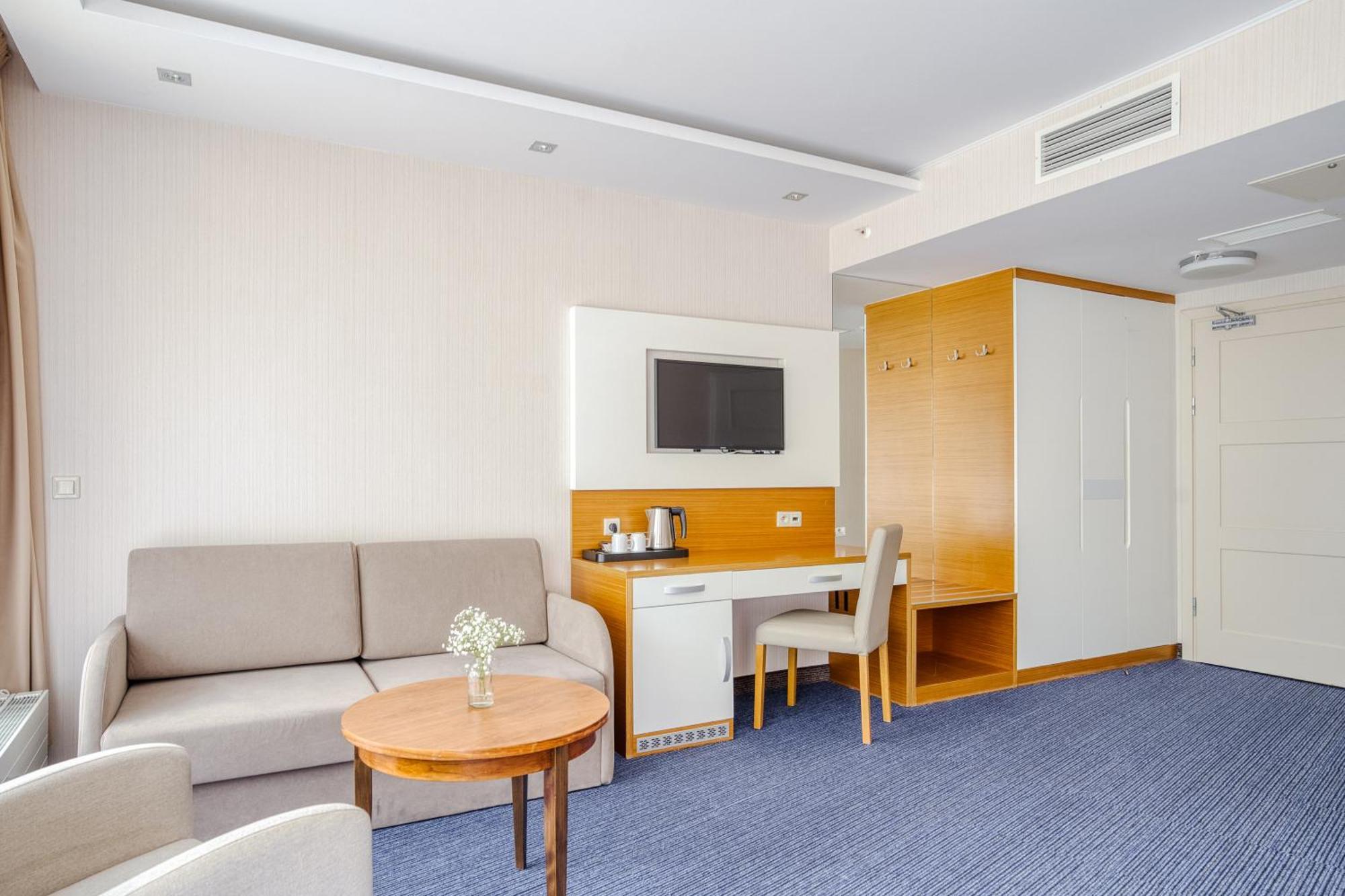 Hotel Dom Zdrojowy Resort & Spa - Destigo Hotels Jastarnia Dış mekan fotoğraf